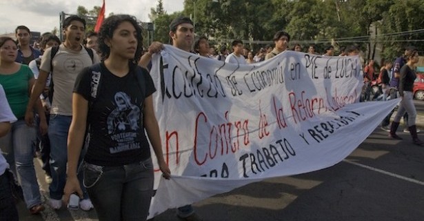 Mexican citizens protest labor 'reform'