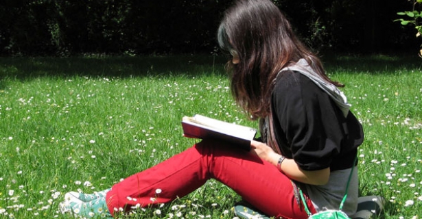 girl reading
